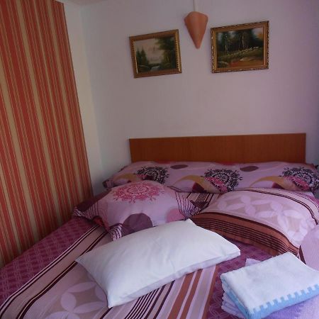 Pensiunea Sans Rival Iasi Habitación foto